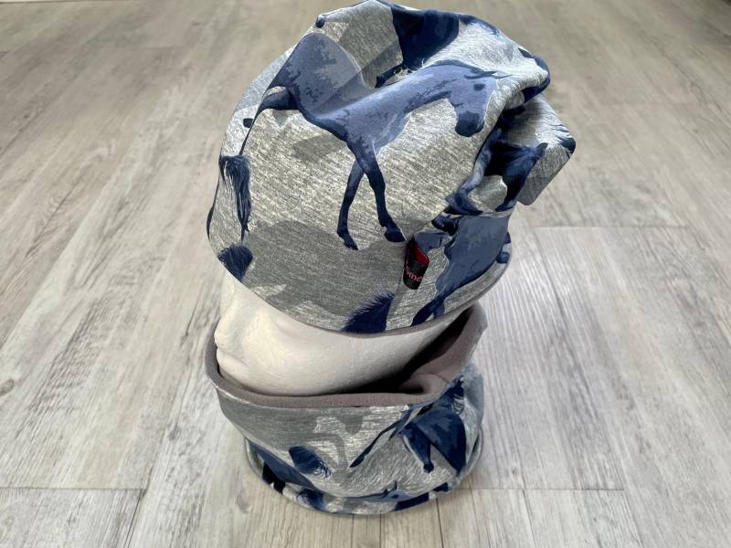 Fleece Loop Schal Loopschal Halssocke Beanie Mütze Benaiemütze Motiv Pferde Pferd von KruemelsAtelier