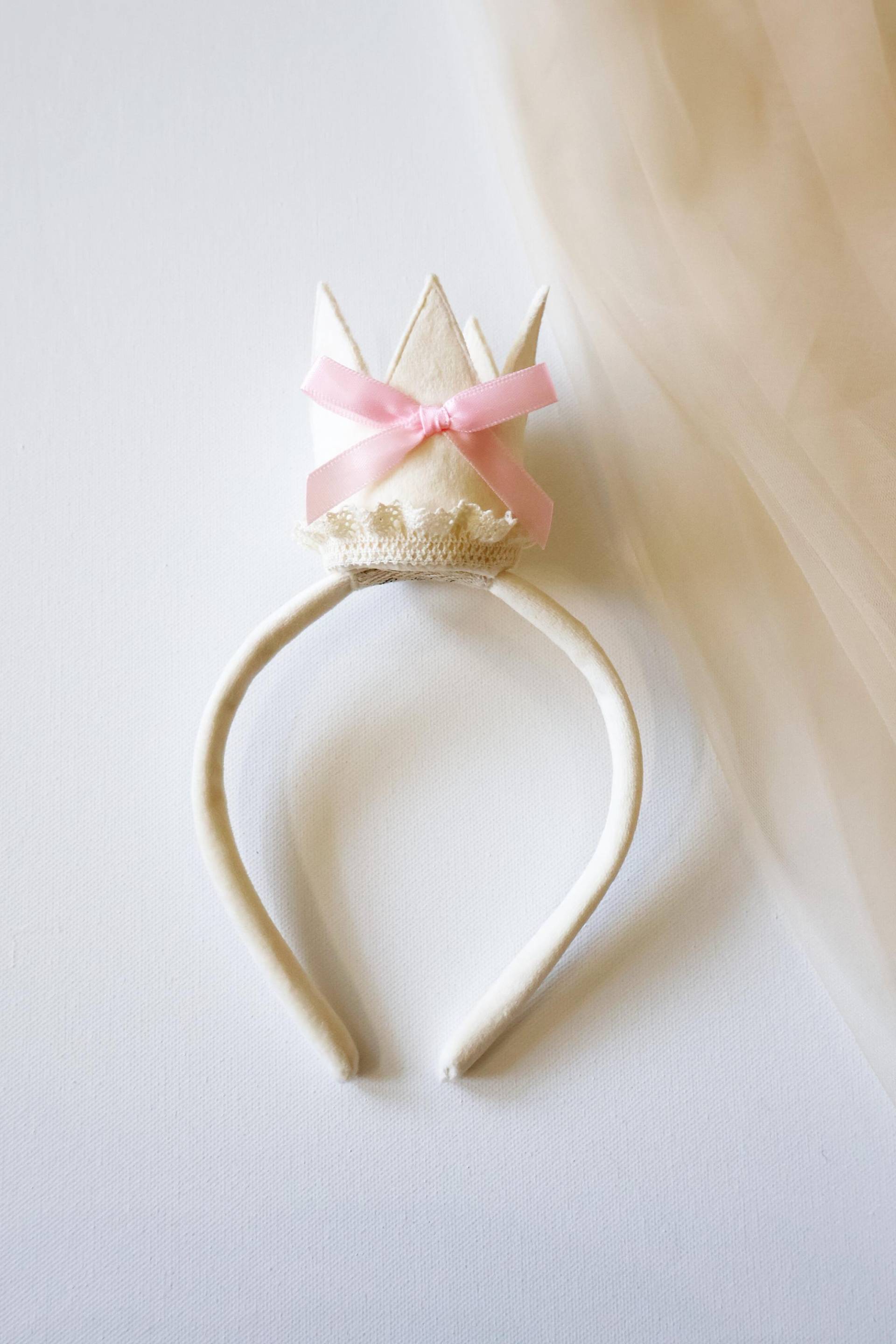 Krone, Prinzessin Krone Mit Schleifen, Mini Stirnband Haarreif Tortenaufleger, Umhang Krone, Prinzessin Krone Mit Schleifen, Mini Stirnband Haarreif Tortenaufleger, Umhang von KruhitkaLove