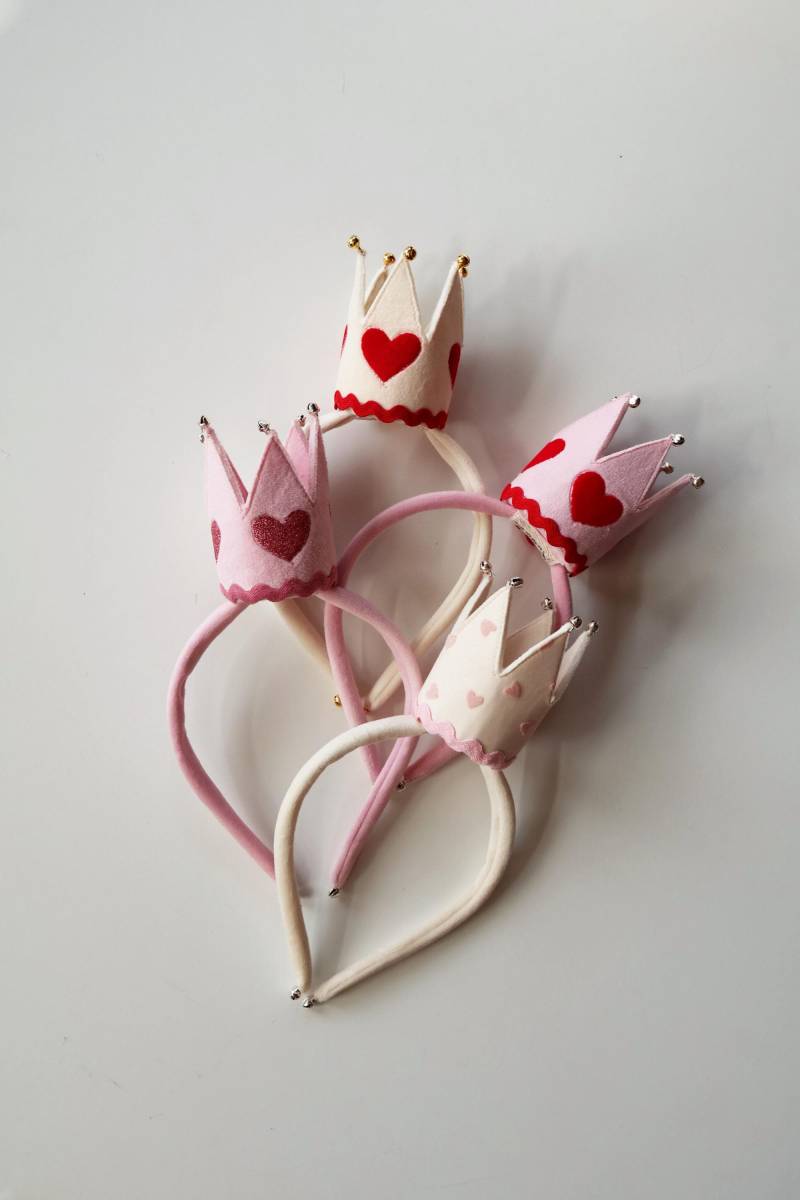 Krone, Prinzessin Valentinstag Stirnband Haarband Krone Mit Herzen von KruhitkaLove