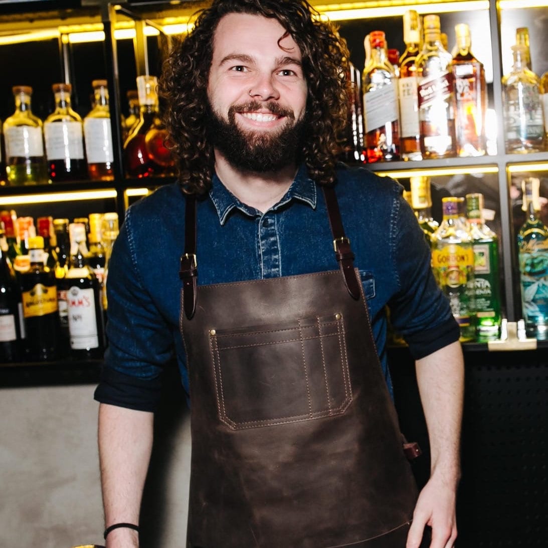 Handgefertigte Lederschürze Für Männer - Koch, Grill, Barkeeper Verstellbar Mit Taschen & Handtuchschlaufe Personalisiertes Geschenk Ihn Handgefertigte Lederschürze Für Männer - Koch, Grill, Barkeeper Verstellbar Mit Taschen & Handtuchschlaufe Personalisiertes Geschenk Ihn von KrukGarageWorkstyle