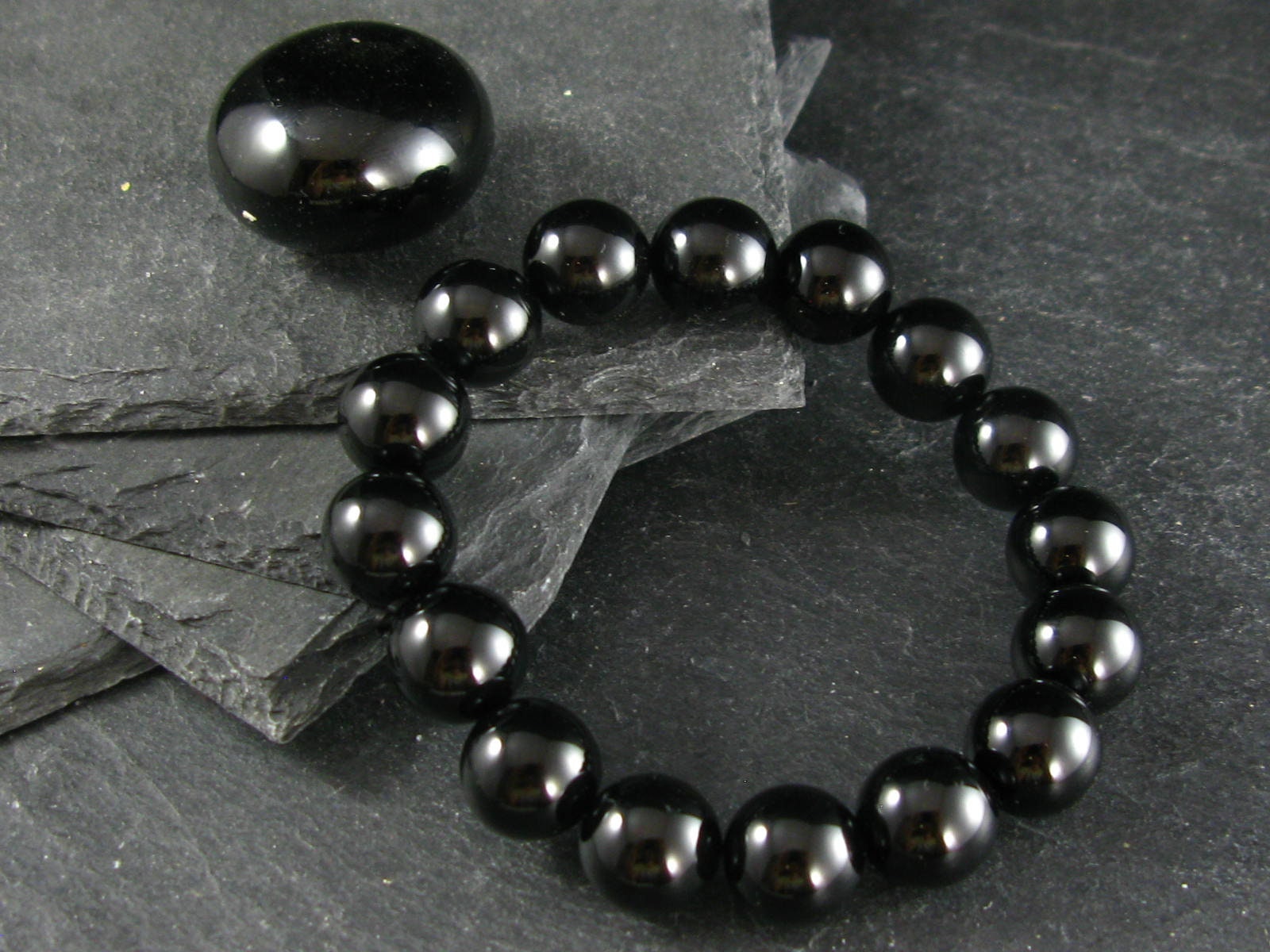 Schwarzer Onyx Echtes Armband ~ 7 Zoll 12 Mm Runde Perlen von KrystalBracelet