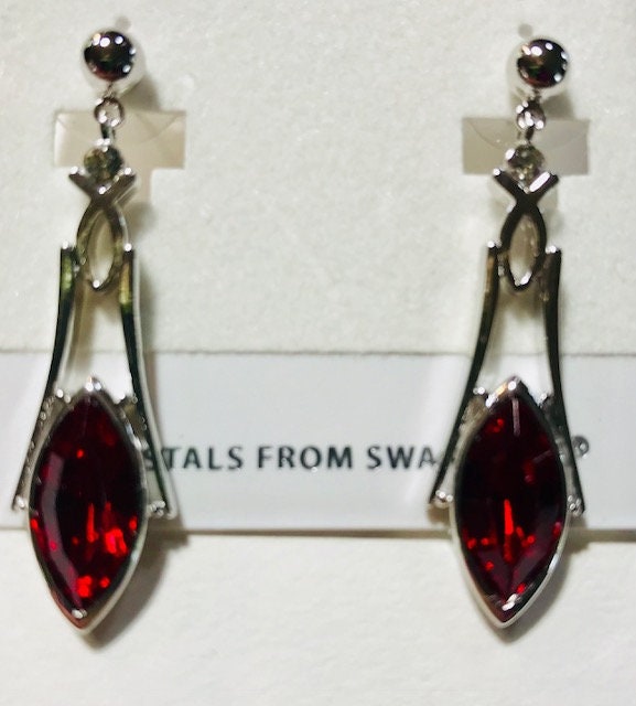 Geburtsstein Farbe Baumeln Ohrringe Mit Swarovski-Kristall-Set in Den Usa | Rot Geburtsstein Farbe Baumeln Ohrringe Mit Swarovski-Kristall-Set in Den Usa | Rot von KrystalGemDesign