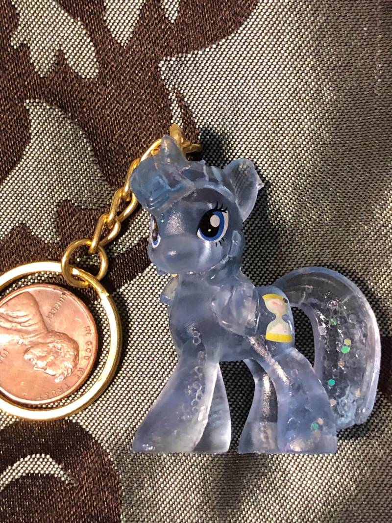 Hellblauer Und Goldfarbener Schlüsselanhänger Hellblauer Und Goldfarbener Schlüsselanhänger von KrystalGifts