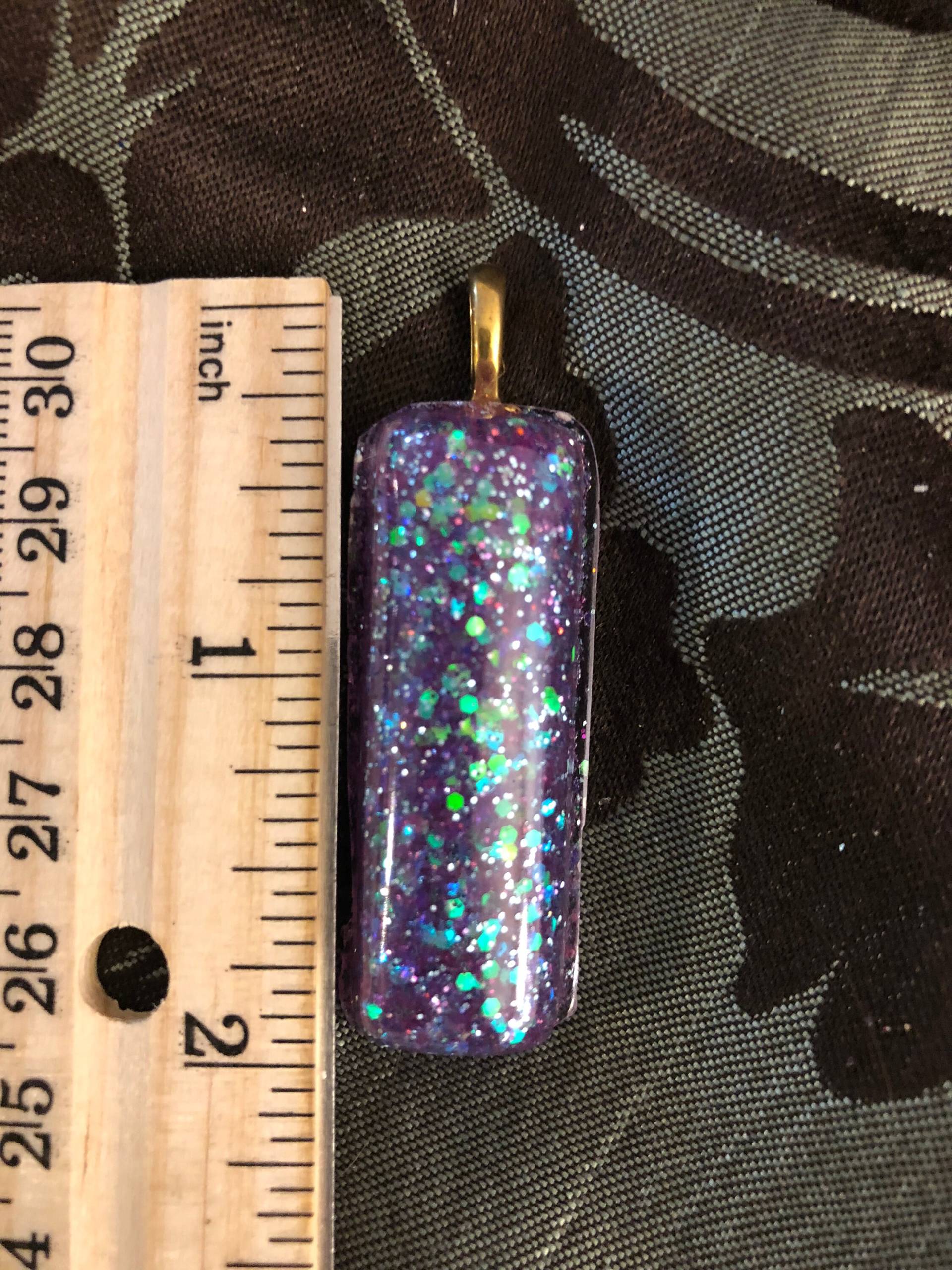 Langer Hell Lila Glitter Harz Anhänger Langer Hell Lila Glitter Harz Anhänger von KrystalGifts