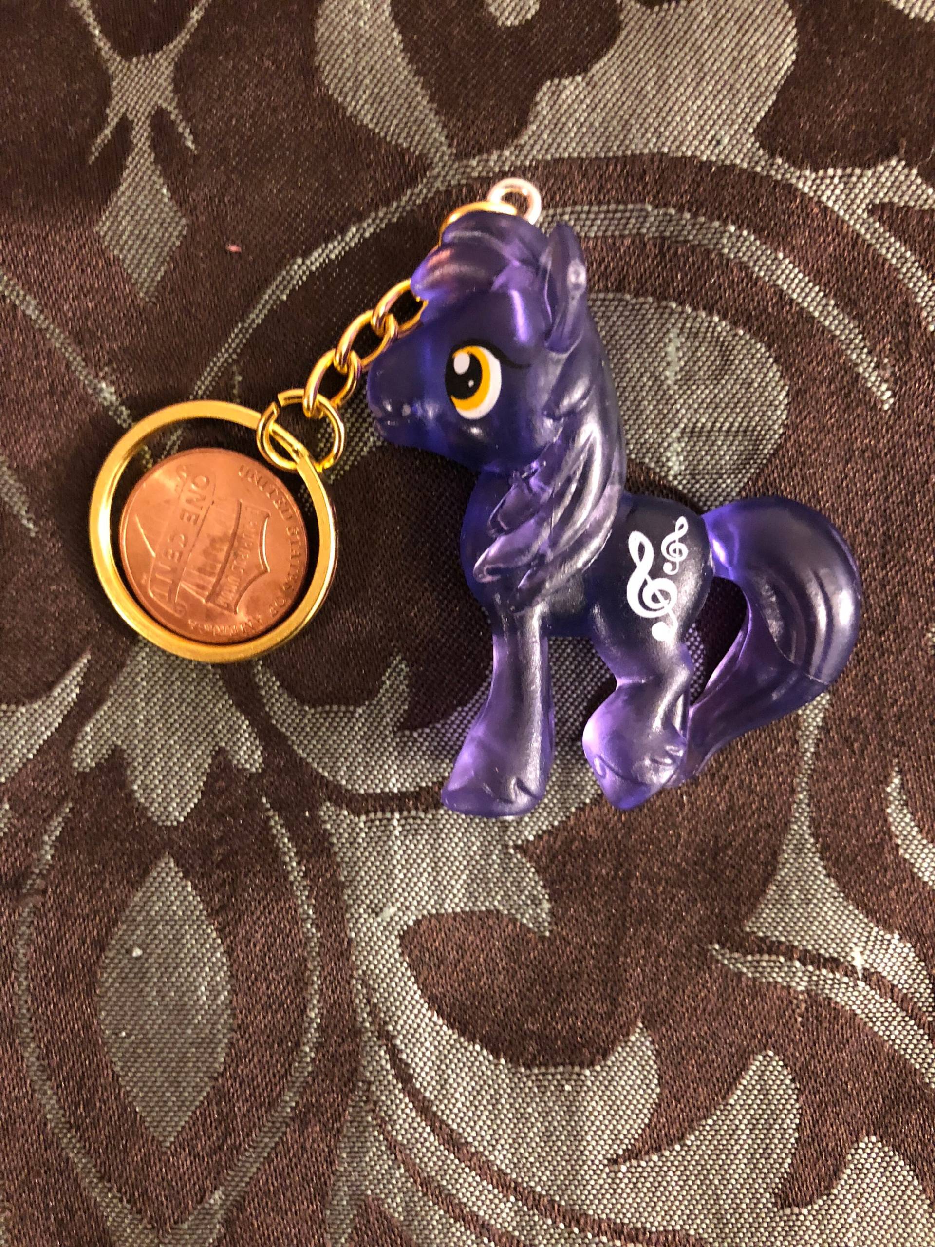 Mlp Blau Und Gold Männlich Schlüsselanhänger Mlp Blau Und Gold Männlich Schlüsselanhänger von KrystalGifts