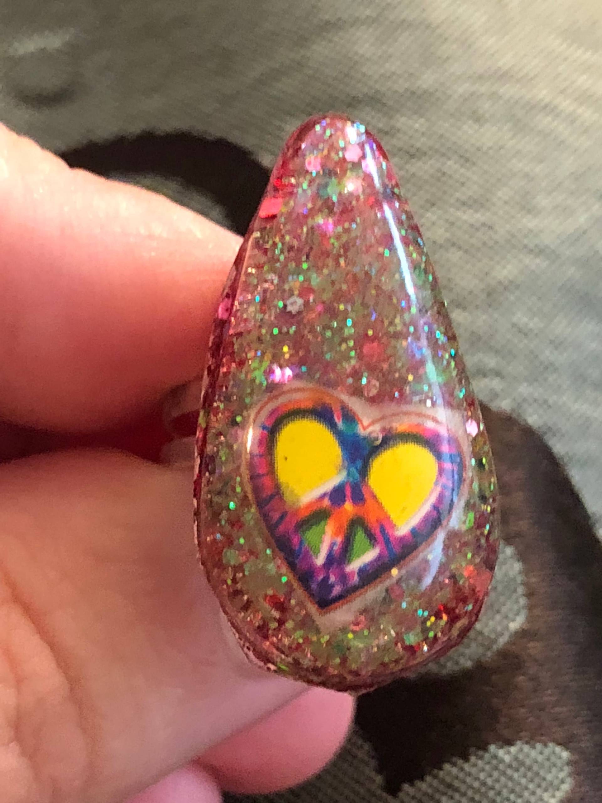 Peace Zeichen Verstellbarer Harz Ring Peace Zeichen Verstellbarer Harz Ring von KrystalGifts