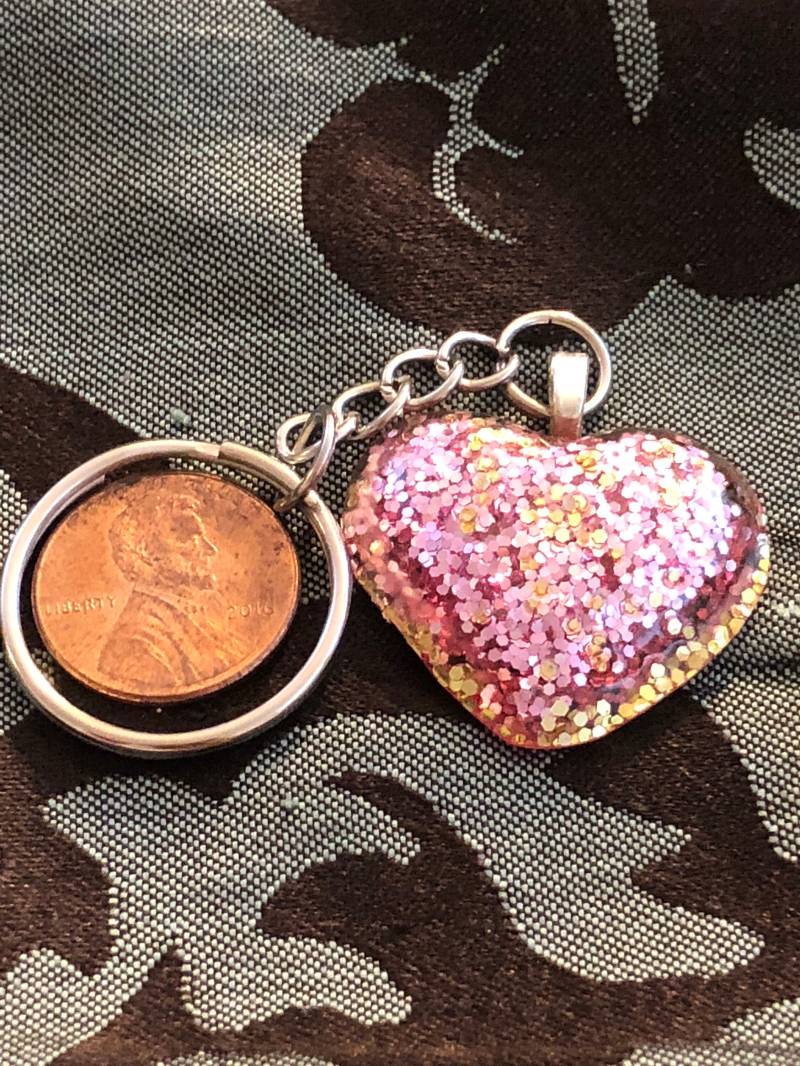 Pink Und Gold Glitter Herz Schlüsselanhänger Pink Und Gold Glitter Herz Schlüsselanhänger von KrystalGifts