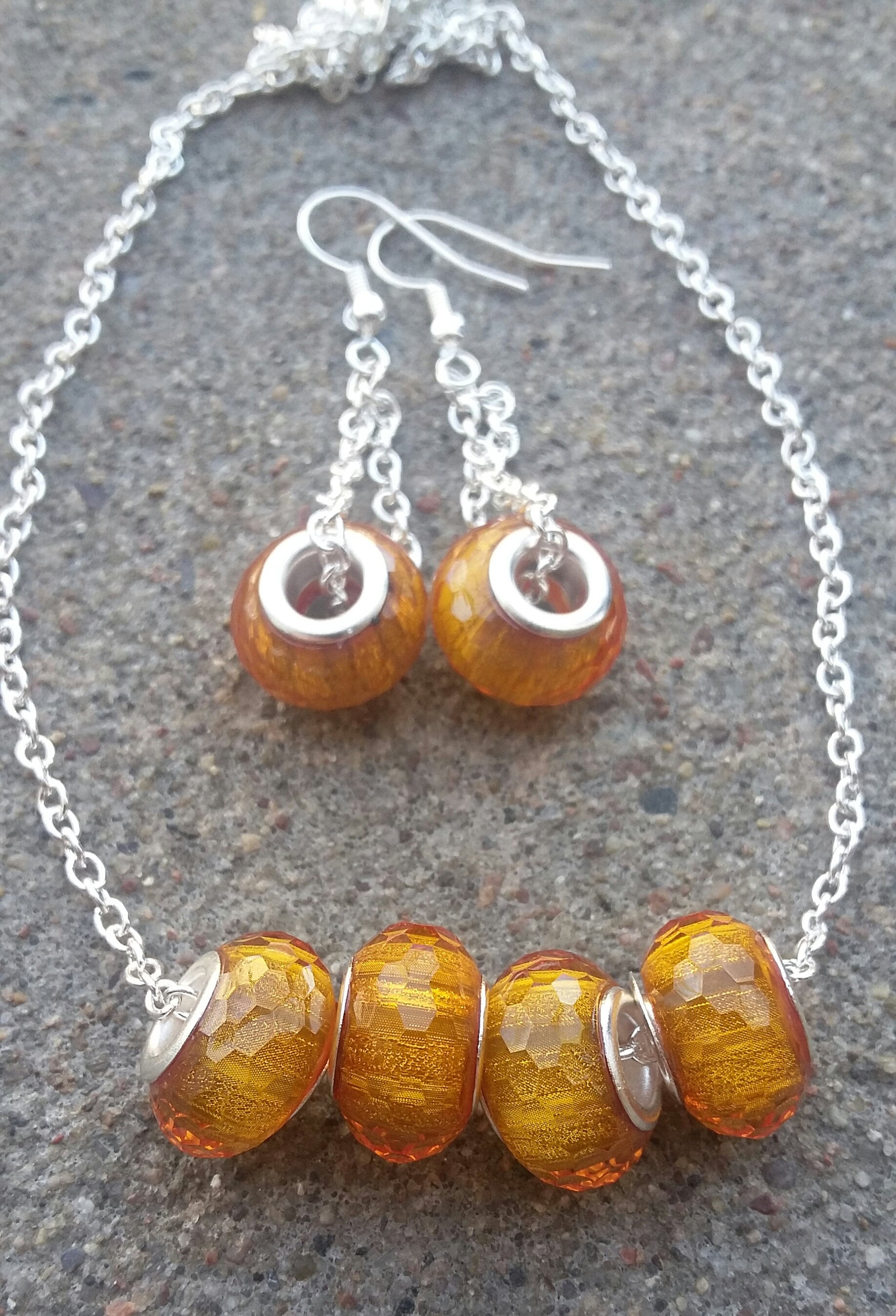 Bernstein Orange Lampwork Bead Schmuck Set, Versilberte Kette von KrystalineElegance