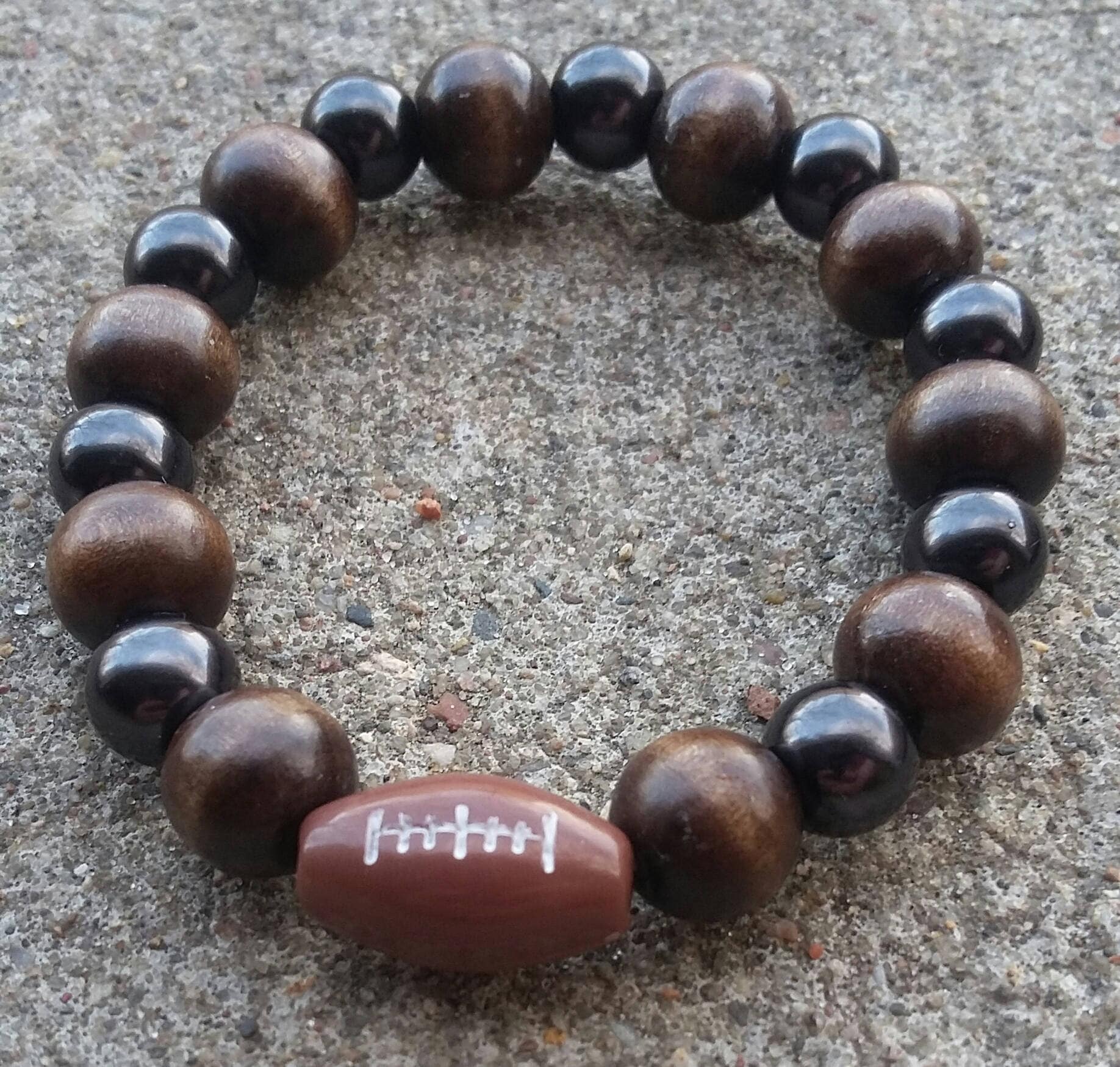 Fußball Perlenarmband, Schwarzes Glas & Holz Stretch Schmuck von KrystalineElegance