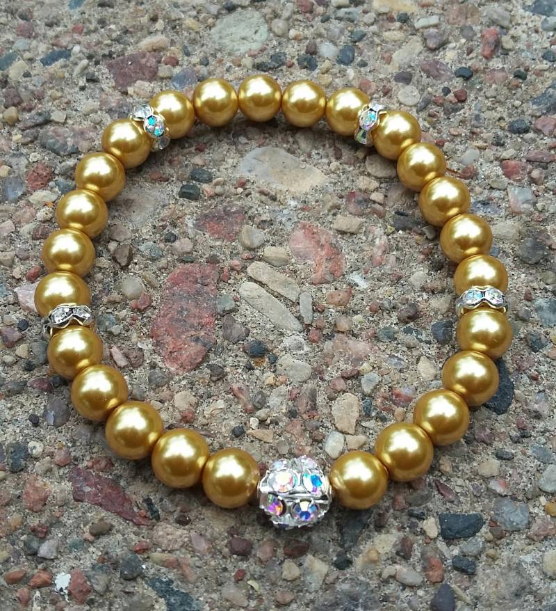 Gold Perlen Stretch Armband, Strass Akzent, Handgemachter Schmuck von KrystalineElegance