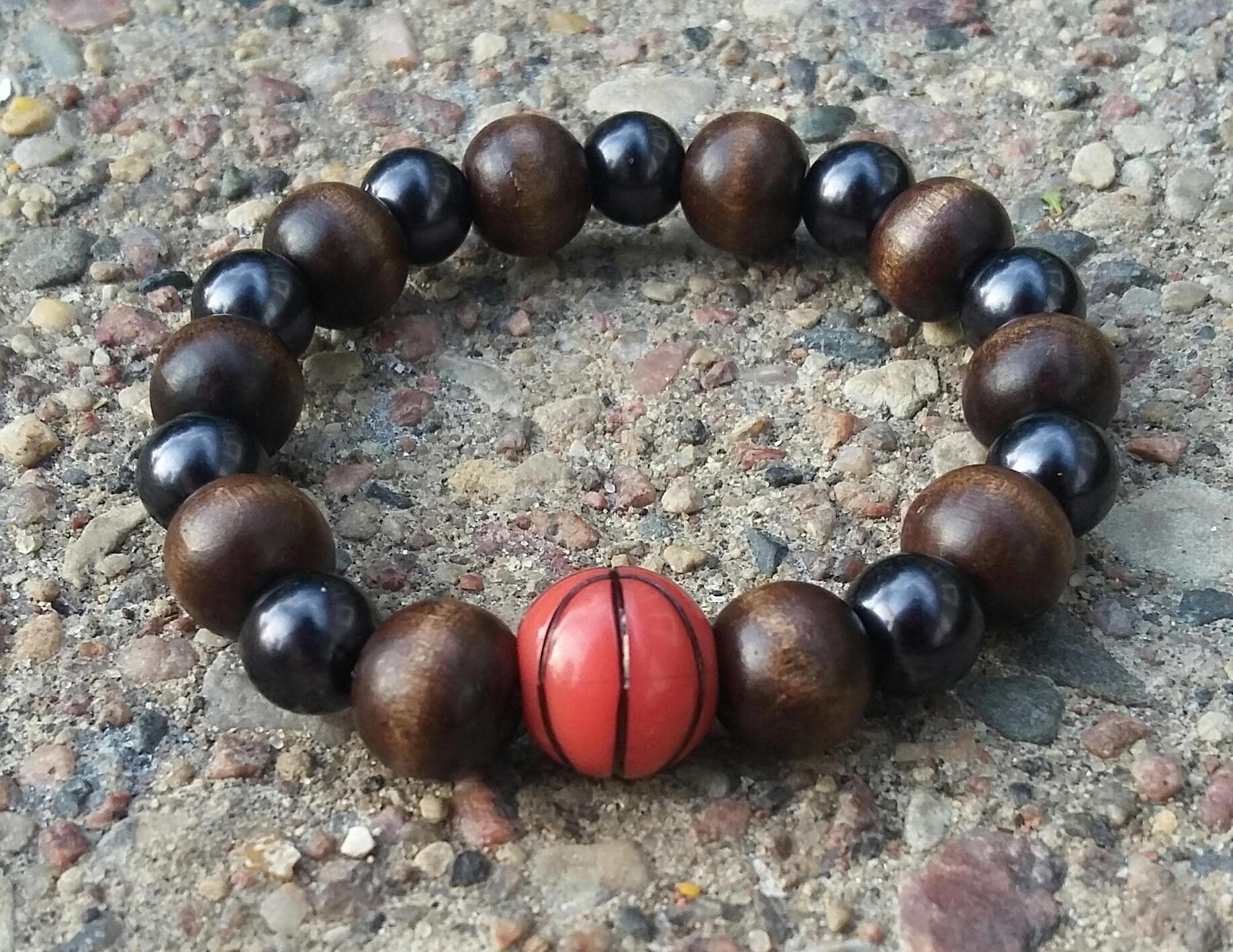 Holzperle Basketball Stretch Armband, Unisex Kinder Schmuck Holzperle Basketball Stretch Armband, Unisex Kinder Schmuck von KrystalineElegance