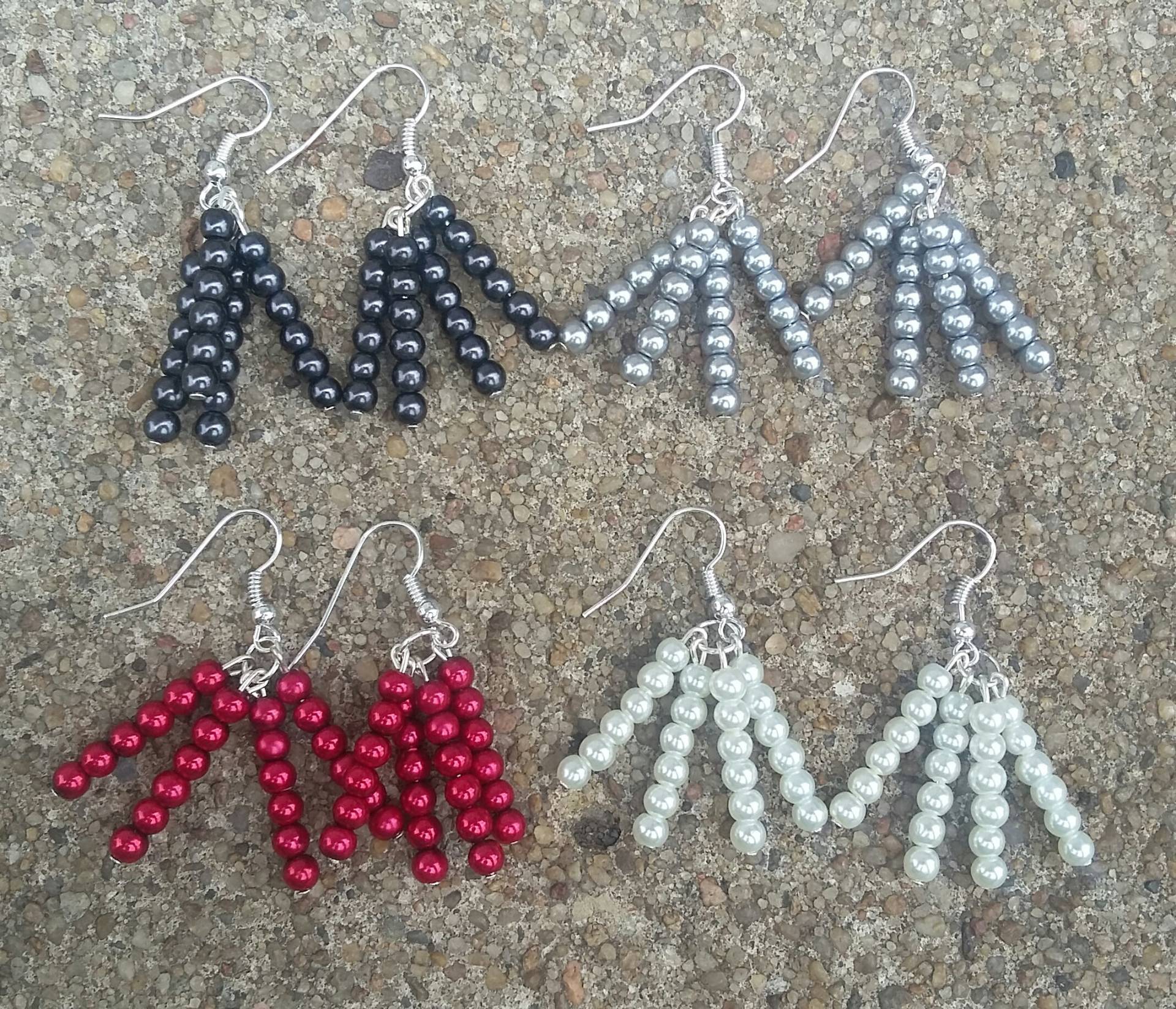 Kleine Glasperlencluster, Hänge-Ohrringe, Silber, Fisch-Haken von KrystalineElegance