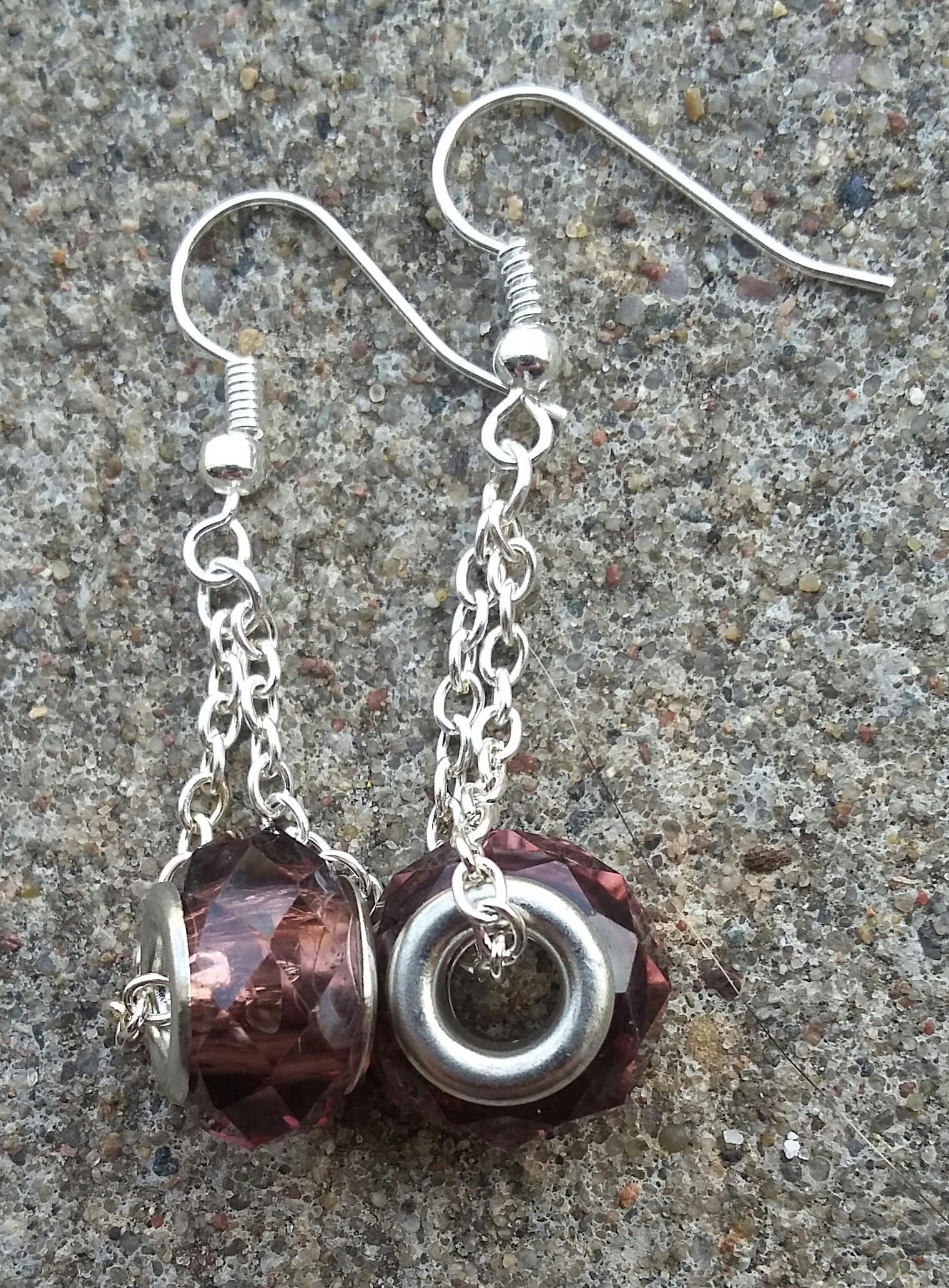 Lila Lampwork Perlen Ohrringe, Versilberte Ohrringe von KrystalineElegance