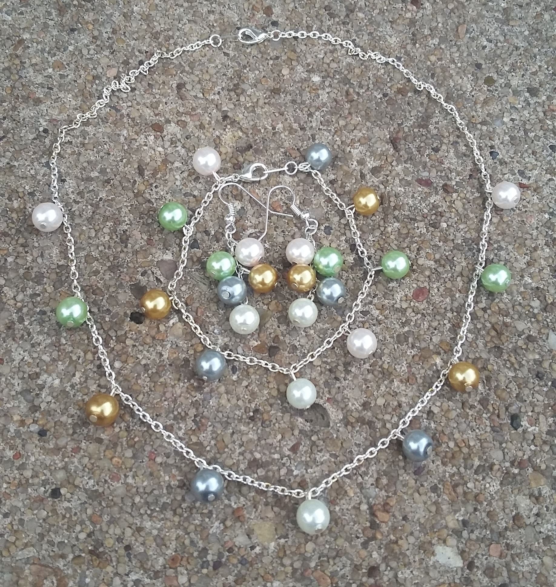 Multi-Color Perlen Schmuck Set, Silber Kette, Armband Und Ohrringe von KrystalineElegance