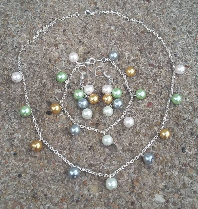Multi-Color Perlen Schmuck Set, Silber Kette, Armband Und Ohrringe von KrystalineElegance