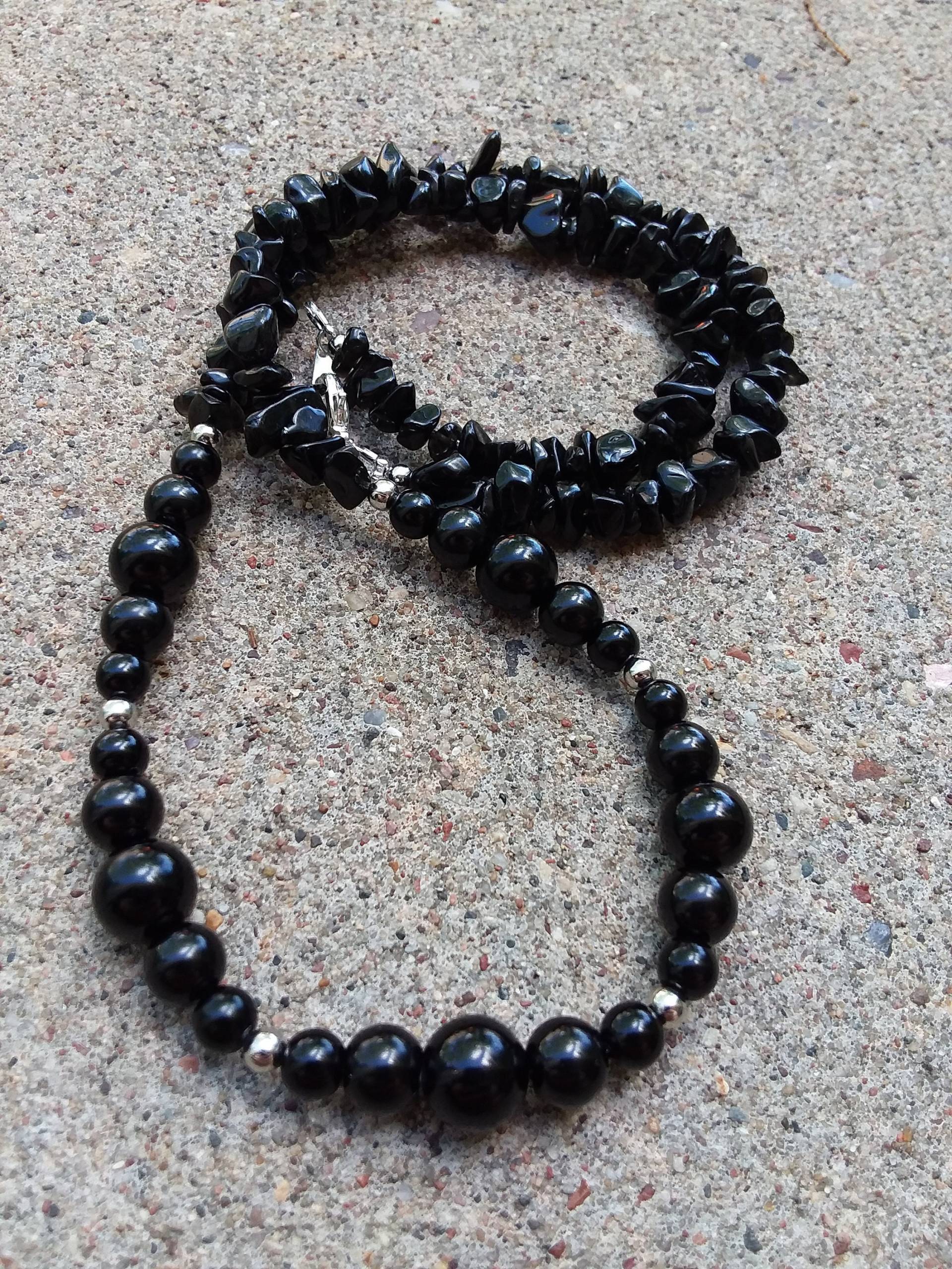 Schwarz Perlen & Obsidian Edelstein Splitter Halskette, 56cm Verschluss von KrystalineElegance