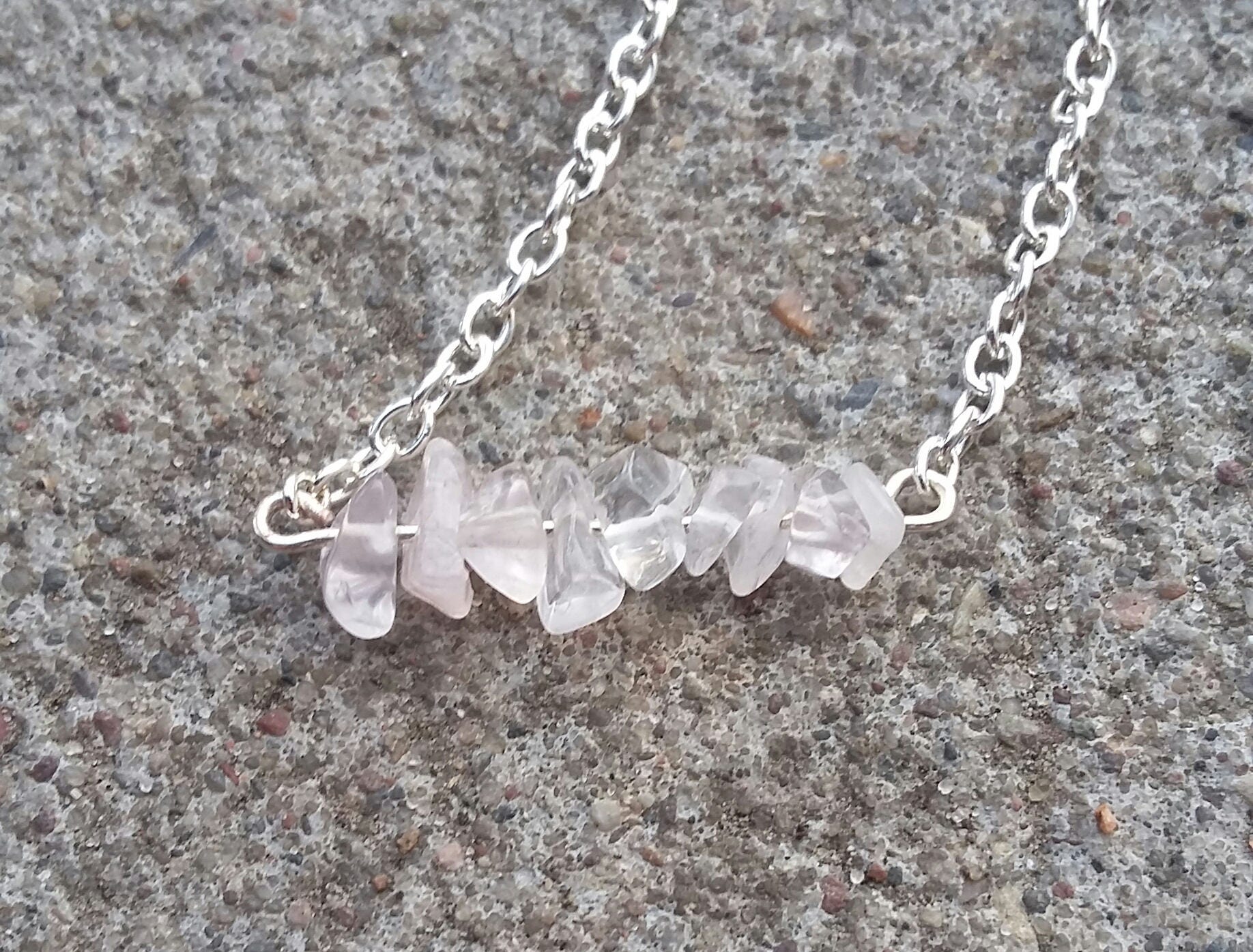 Zierliche Rosenquarz Halskette, Sterling Silber Überzogene Kette von KrystalineElegance