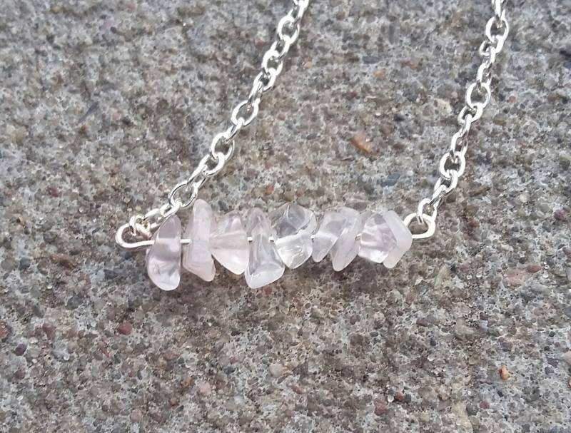 Zierliche Rosenquarz Halskette, Sterling Silber Überzogene Kette von KrystalineElegance