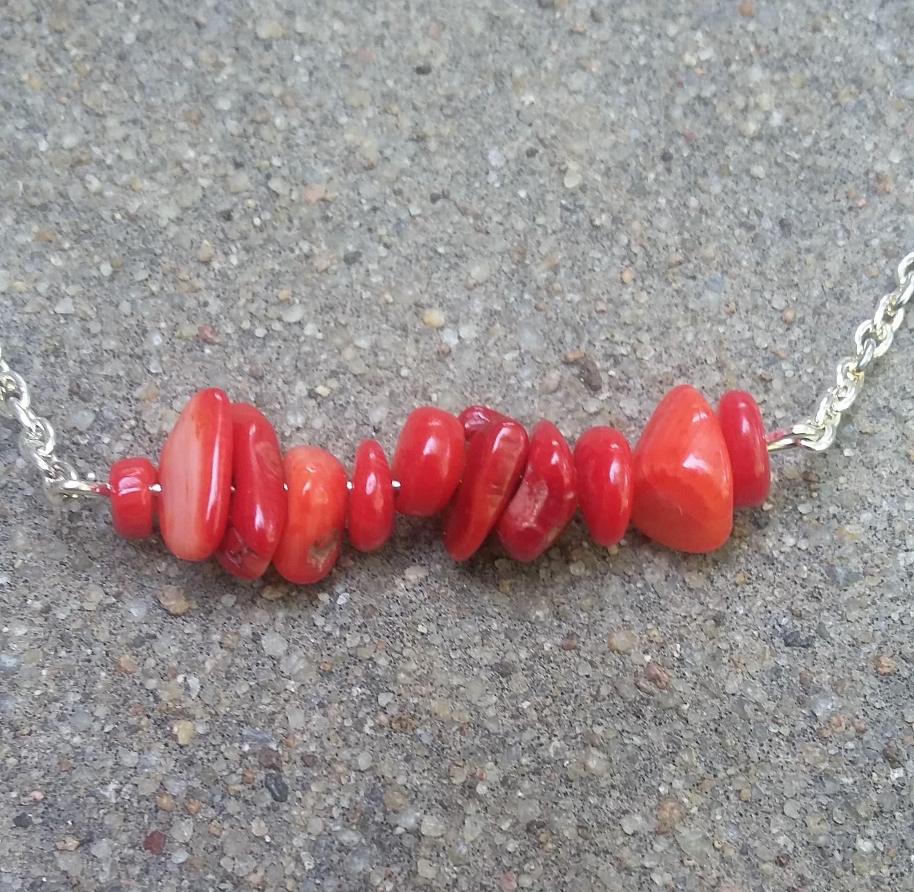 Zierliche Rote Korallen Splitter Halskette, Sterling Silber Überzogene Kette von KrystalineElegance