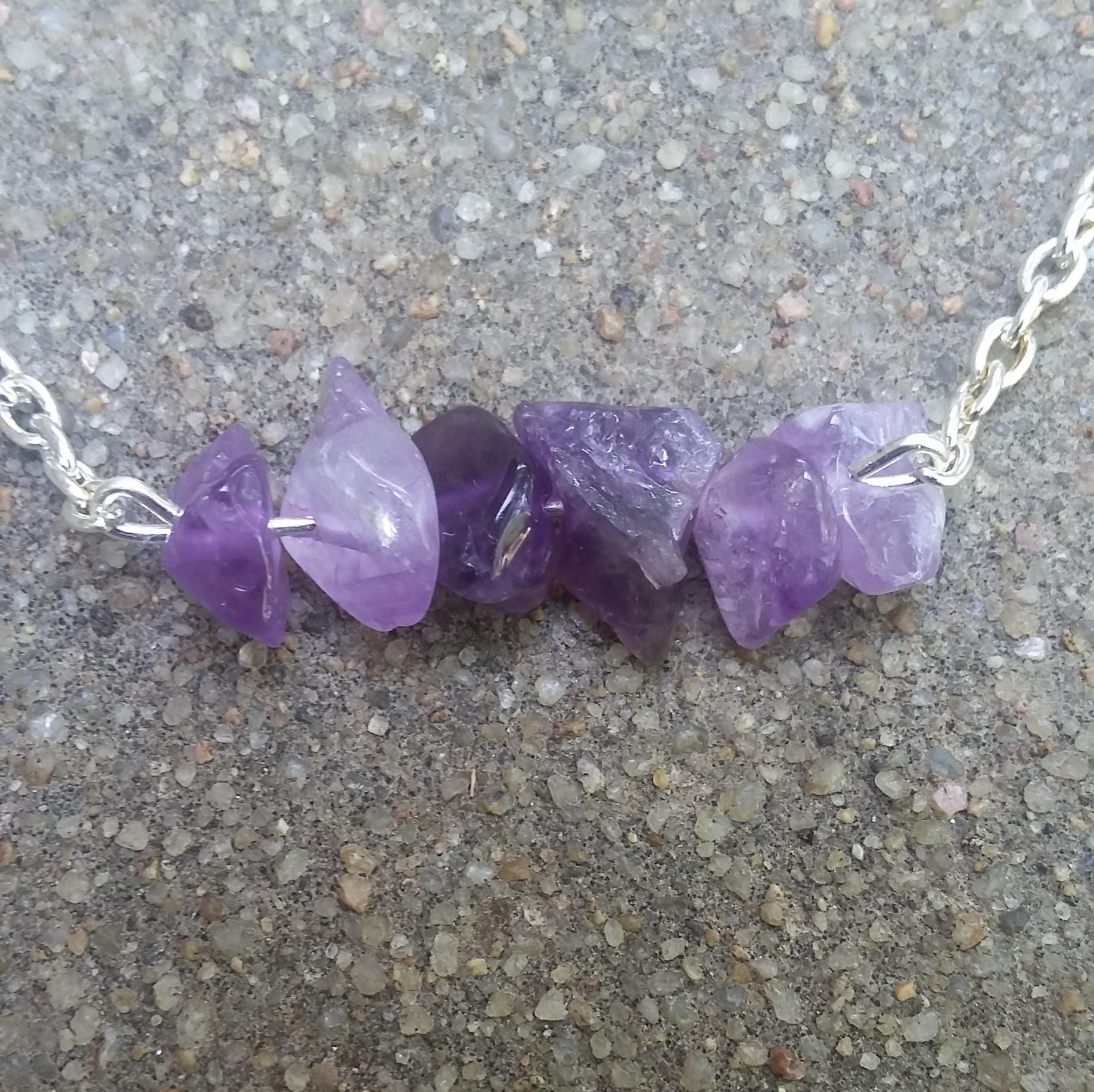 Zierliches Amethyst Splitterarmband, Sterlingsilber Überzogene Kette von KrystalineElegance