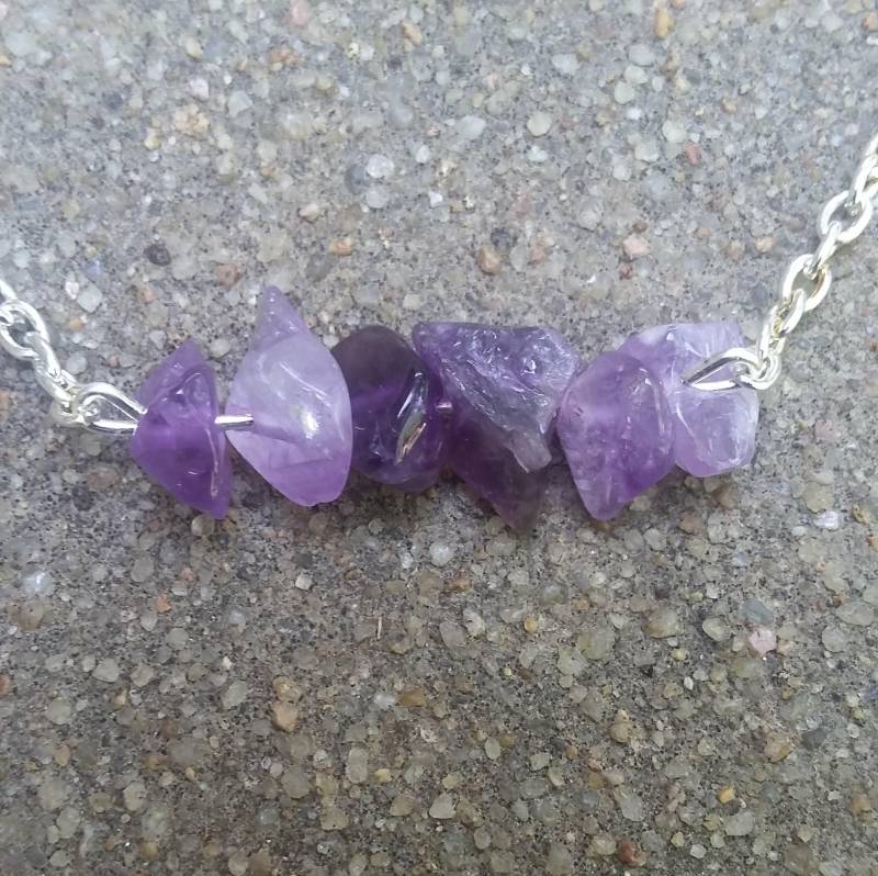 Zierliches Amethyst Splitterarmband, Sterlingsilber Überzogene Kette von KrystalineElegance