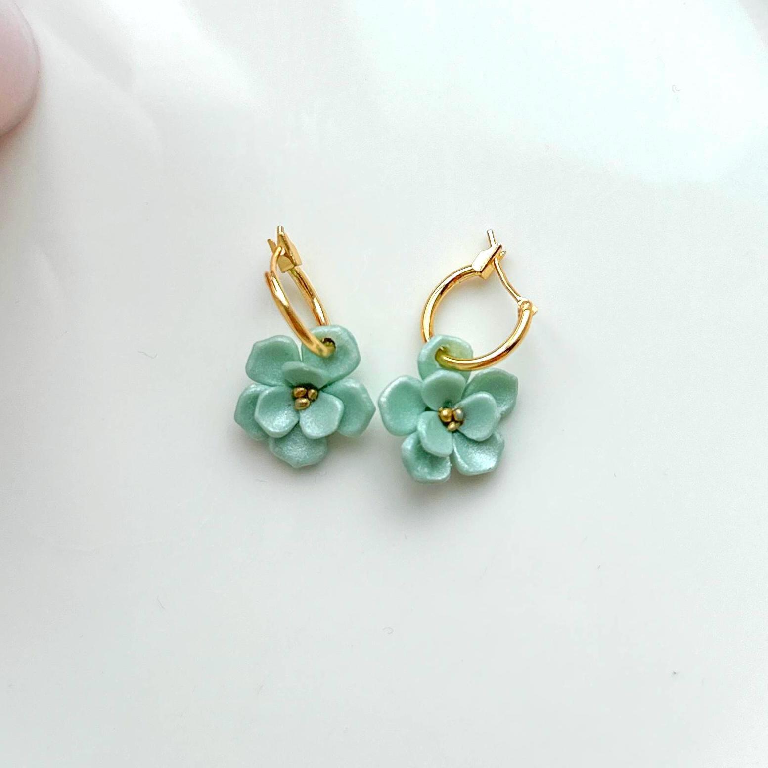 Blumen Creolen - Handgemachte Schmuck Aus Polymer Clay Und Edelstahl Huggies Blumen Creolen - Handgemachte Schmuck Aus Polymer Clay Und Edelstahl Huggies von Kscrafthouseofficial