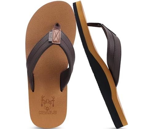 KuaiLu Flip Flops Herren Weich Leder Zehentrenner Männer Bade Sandalen Bequeme Breite Füße Badelatschen Yoga Gummi Fussbett Sommer Strand Zehensandalen rutschfest Indoor Outdoor Khaki 42 von KuaiLu