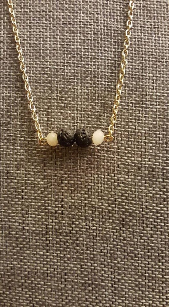 Lava-Bar Mit Mattierten Perlen in Silber Oder Gold Lava-Bar Mit Mattierten Perlen in Silber Oder Gold von KublyCreations