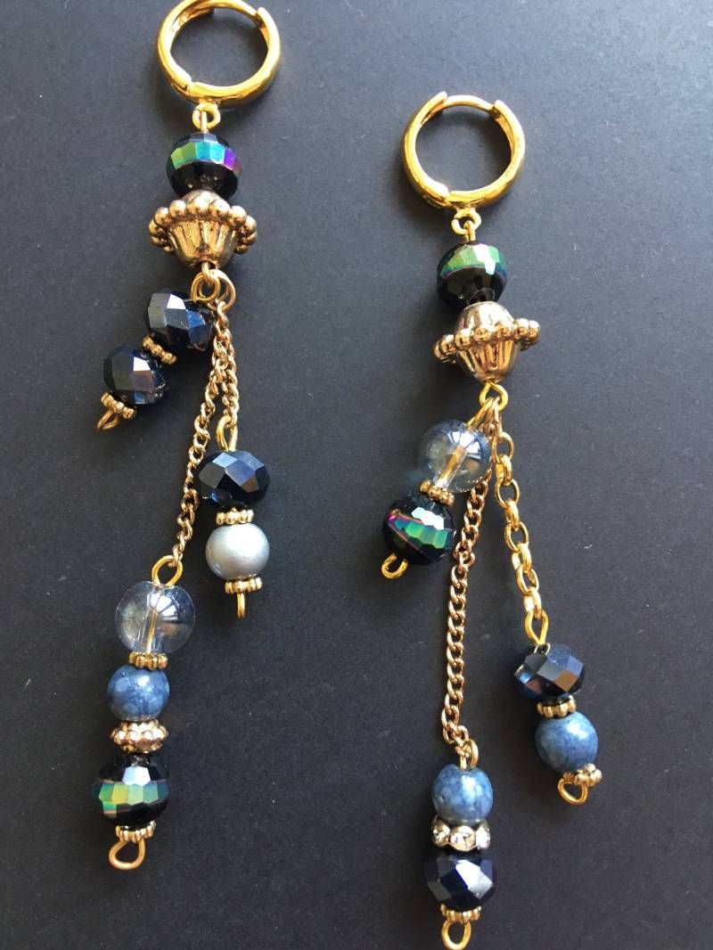 stilvolle Ohrringe, Recycelte Goldene Und Schwarze Ohrhänger, Kettenohrringe, Nachhaltige Mode, Wiederverwendet stilvolle Ohrringe, Recycelte Goldene Und Schwarze Ohrhänger, Kettenohrringe, Nachhaltige Mode, Wiederverwendet von KucharkaZen
