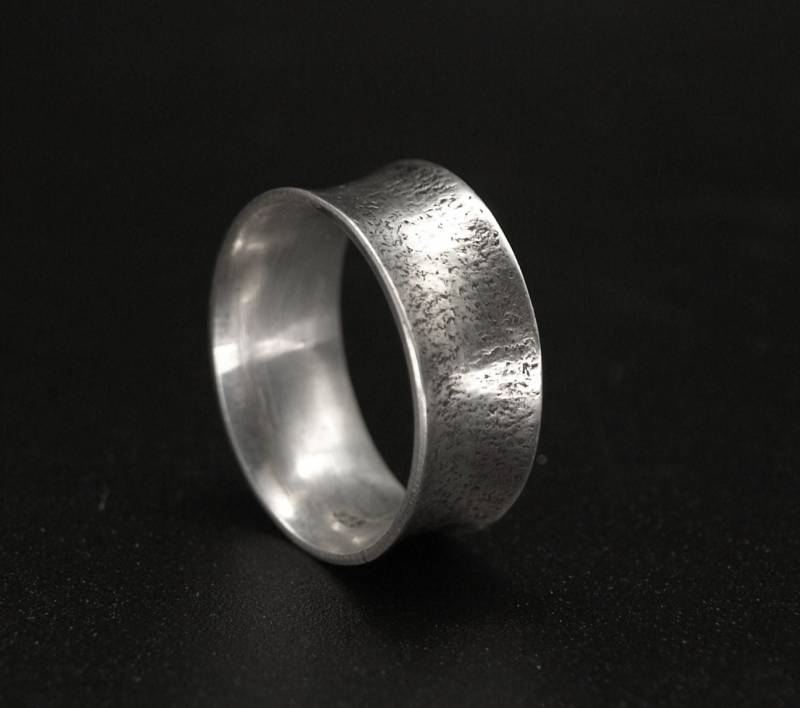 Bombierter Strukturierter Ring Aus Silber 935, Damen Und Herrenring Gewölbt, Boldring Gepunktet Strukturiert, Partnerringe von KudawPellu