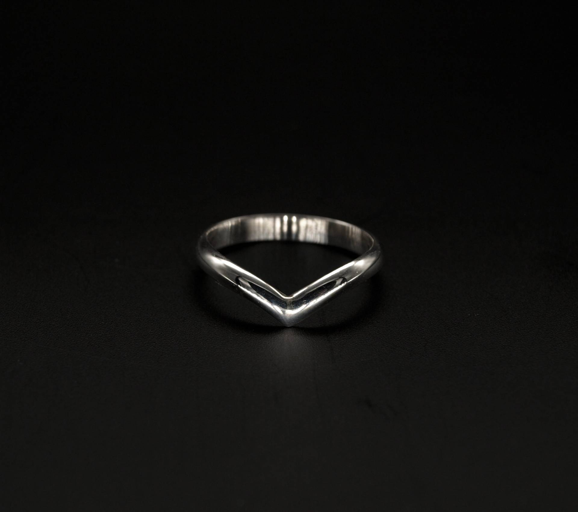 Chevron Ring, V-Ring Aus Sterling Silber 925, Handgefertigt, Geschenk von KudawPellu
