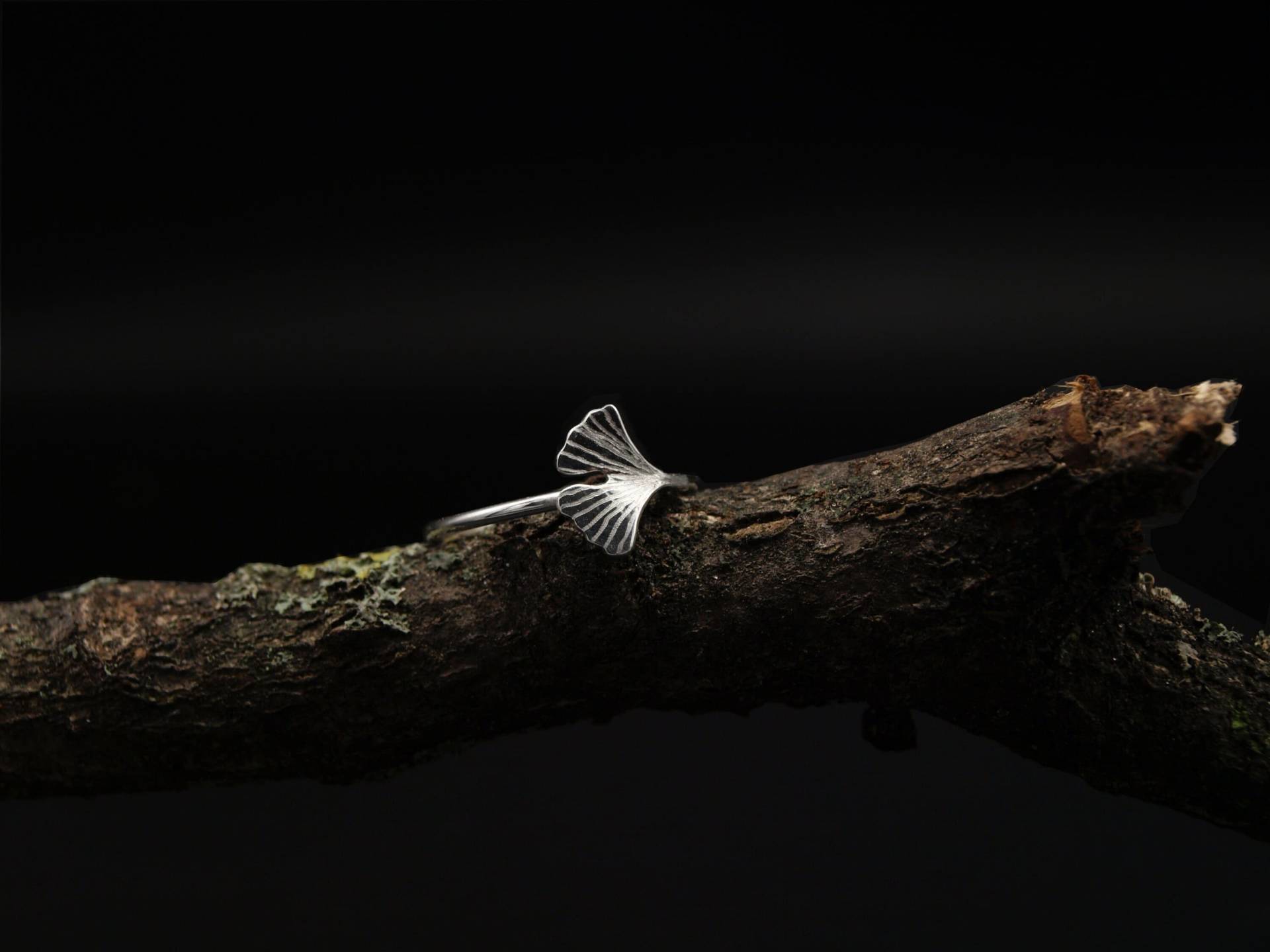Filigraner Ginkgo Blatt Ring, Silber 935, Handgefertigt in Deutschland von KudawPellu