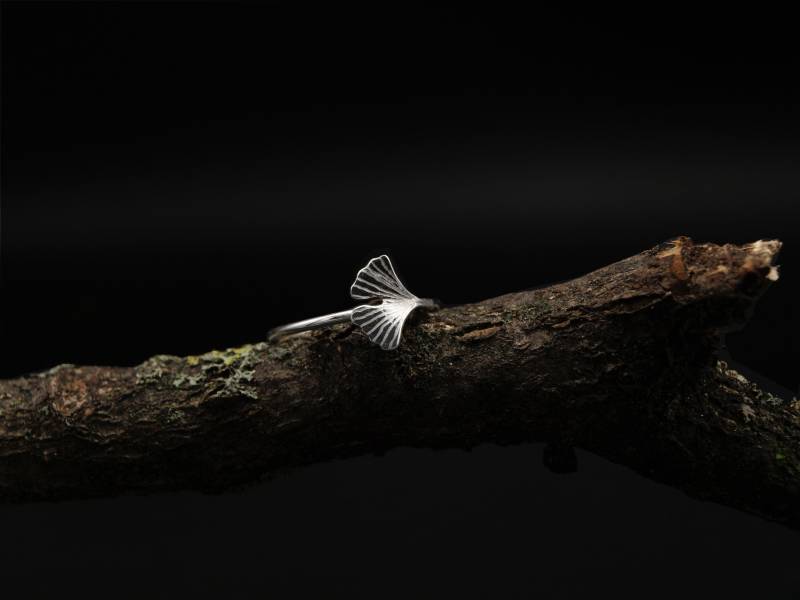 Filigraner Ginkgo Blatt Ring, Silber 935, Handgefertigt in Deutschland von KudawPellu