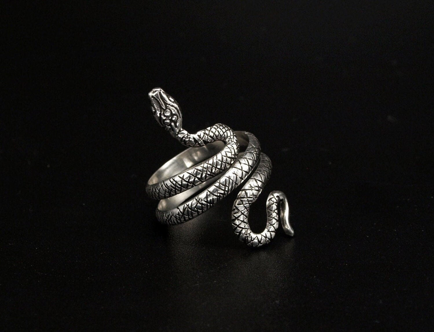 Schlangenring, Handgefertigt in 925 Sterling Silber von KudawPellu