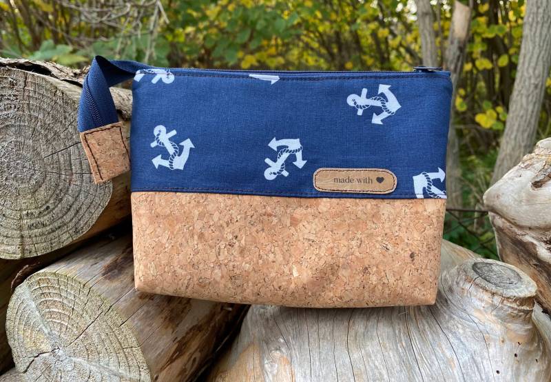 Kosmetiktasche „Ankerplatz" Nr.1/Korkstoff & Baumwolle/ Urlaub/ Handmade von KuestenStoff