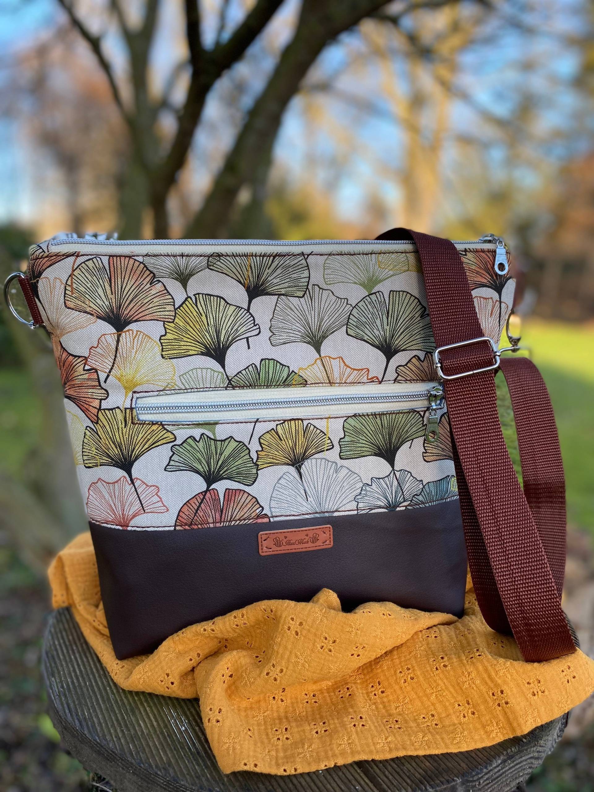Umhängetasche/ Tasche/ Crossover-Bag/ City-Shopper/ Schultertasche/ Vegan/ Tasche „Ellen" Nr.5 Umhängetasche/ Tasche/ Crossover-Bag/ City-Shopper/ Schultertasche/ Vegan/ Tasche „Ellen" Nr.5 von KuestenStoff
