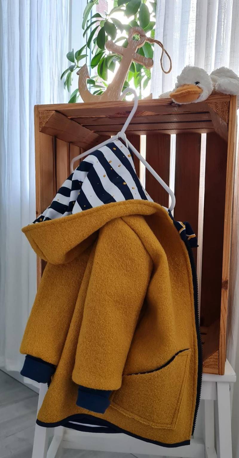 Wollwalk Kinderjacke Aus 100 % Schurwolle Mit Einzigartigen Maritimen Elementen Dijon"Dat Geit"-Küstenjuwel 3&5 Punkt Gurtsystem von Kuestenjuwel