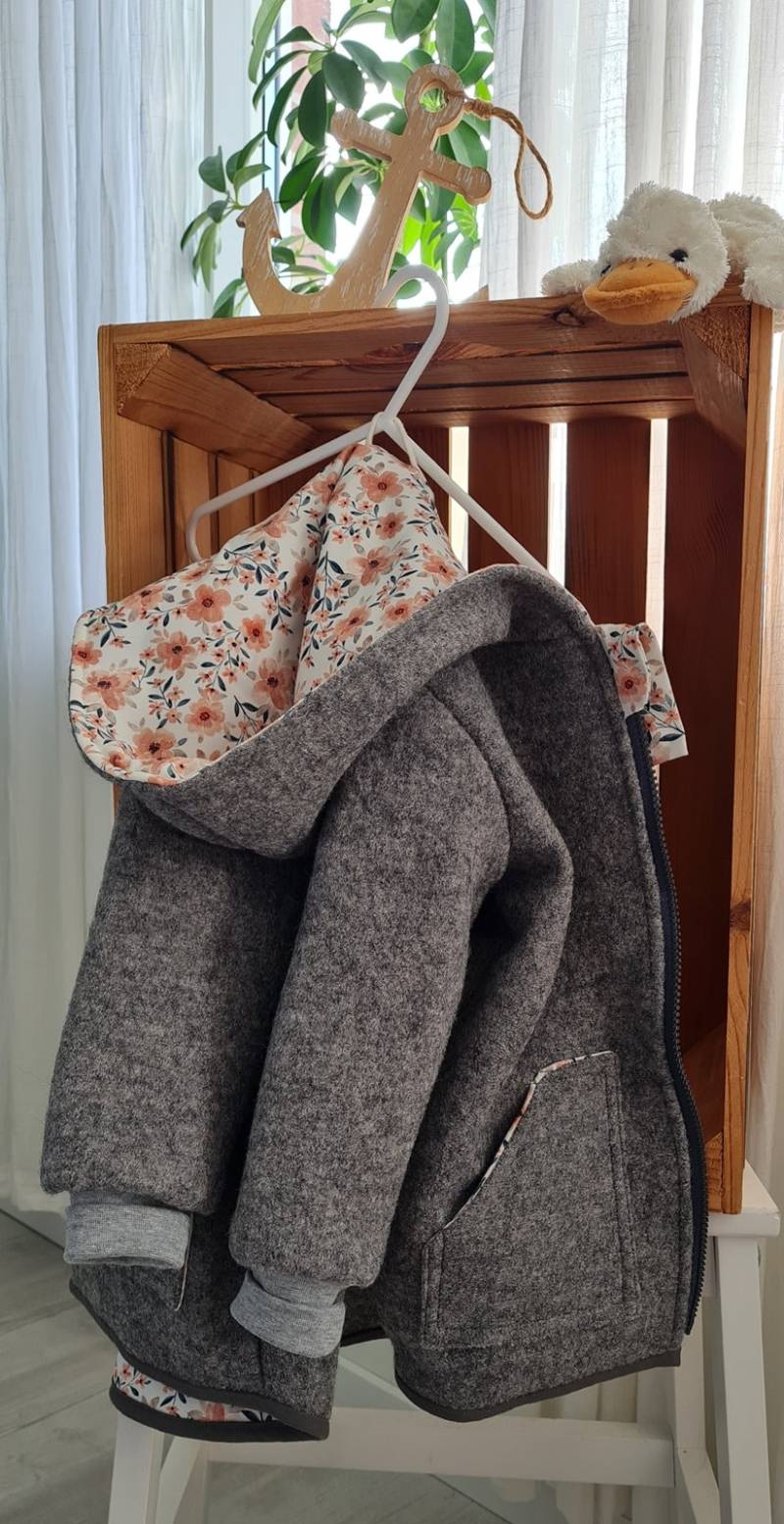 Tolle Walkjacke/Wolle Für Kinder Im Angesagten Design - Wollwalk, Kinderjacke Grau "Lykke" Küstenjuwel von Kuestenjuwel