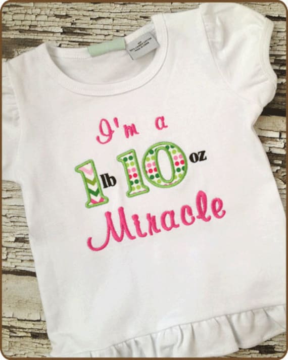 Besticktes Mädchen Wunder Shirt - Tshirt March Of Dimes Oder Body Besticktes Mädchen Wunder Shirt - Tshirt March Of Dimes Oder Body von KuggaKIDS