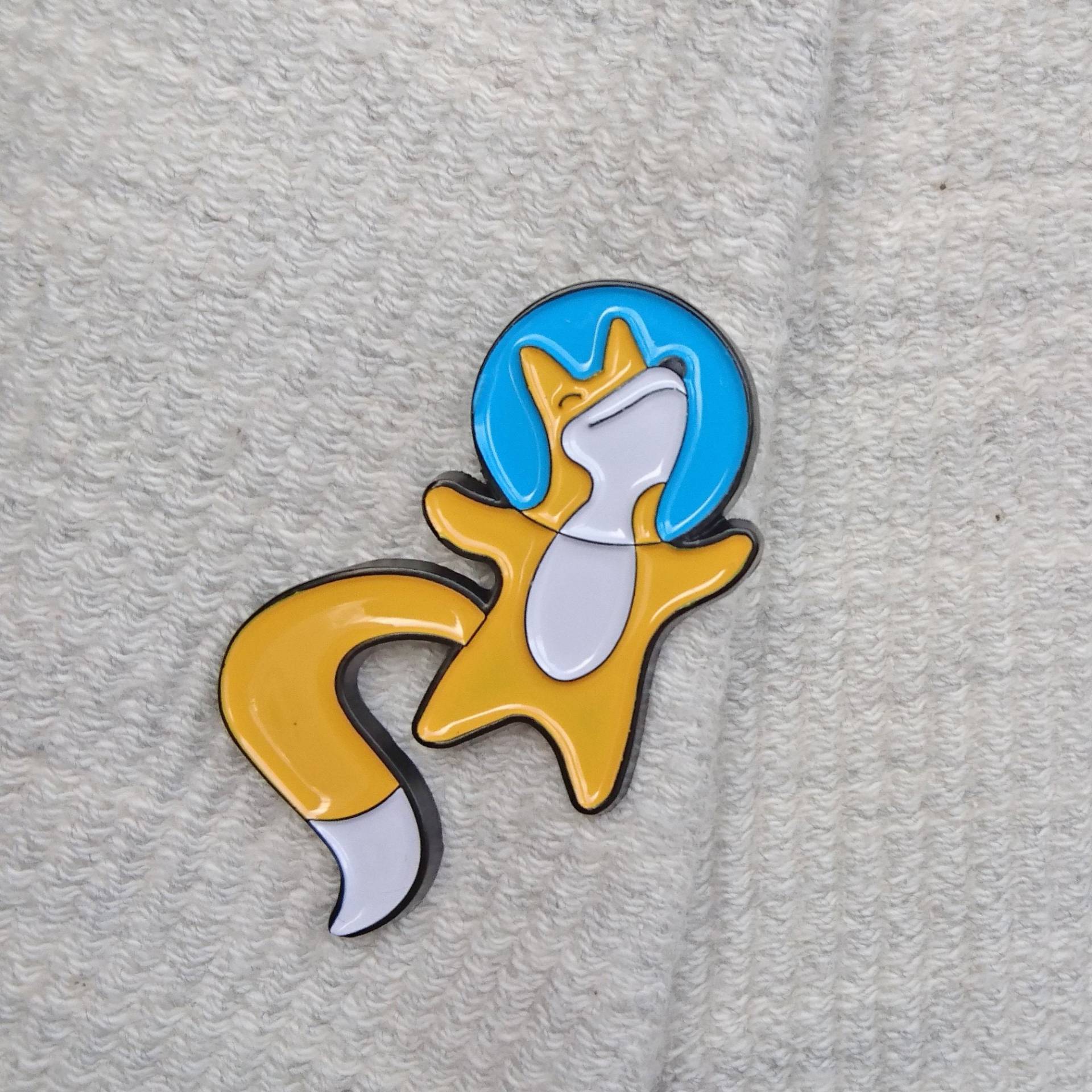 Space Fox Hard Emaille Pin Anstecker von KukiKnits