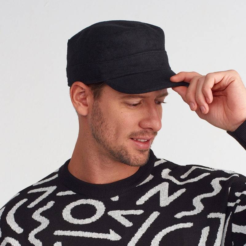 Die Kappe Ist Sehr Weich, Hat Einen Leichten Seidigen Glanz von KulahTR