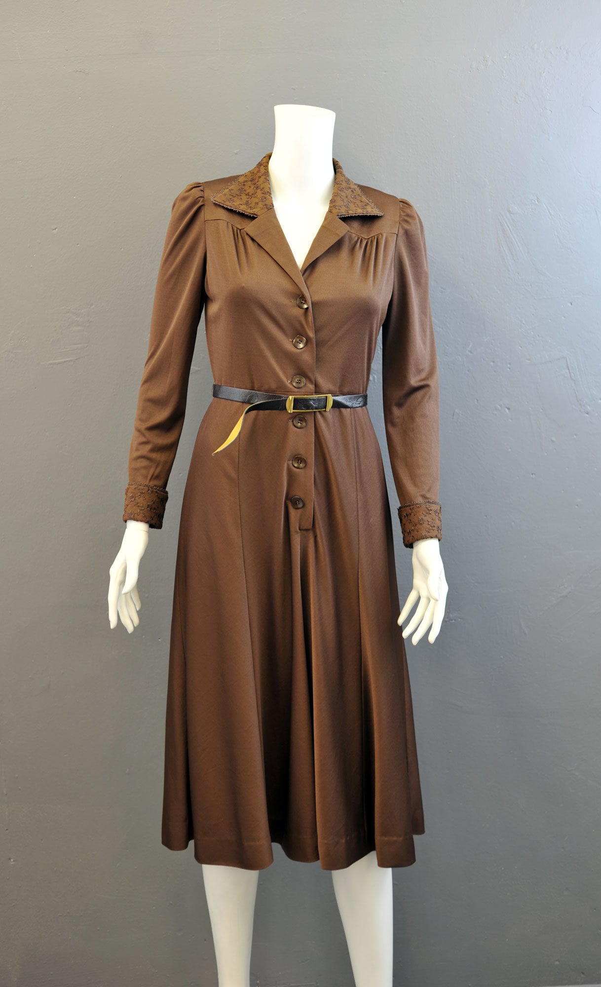 70S Bronze Shirtkleid Mit Gürtel, Knopfleiste Vorne Satin Jersey Midi, Größe S von KultRemade