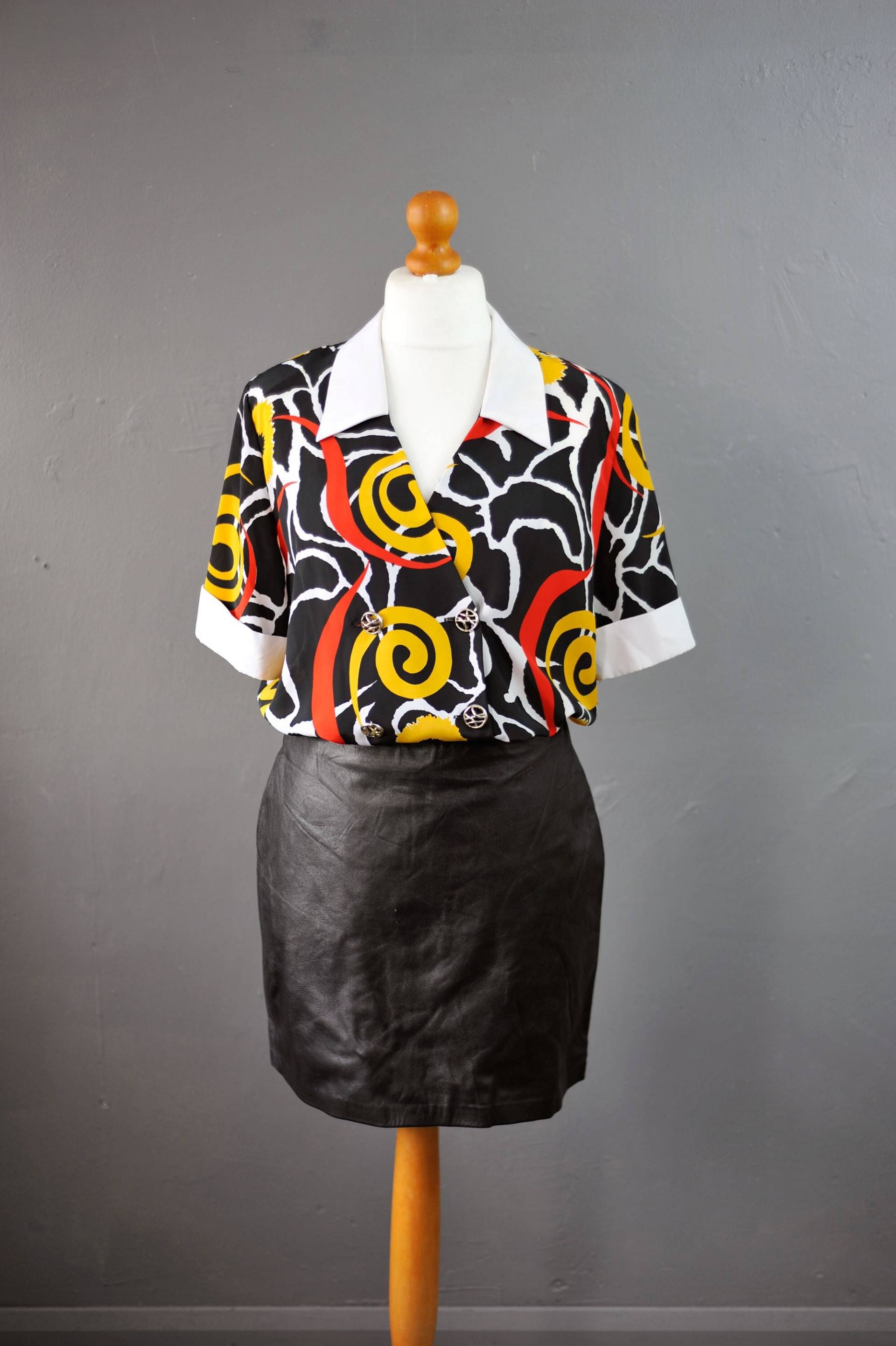 80S Loud Swirl Chiffon Bluse Von Louis Daniel, Abstraktes Doodles Shirt, Größe Medium Large von KultRemade