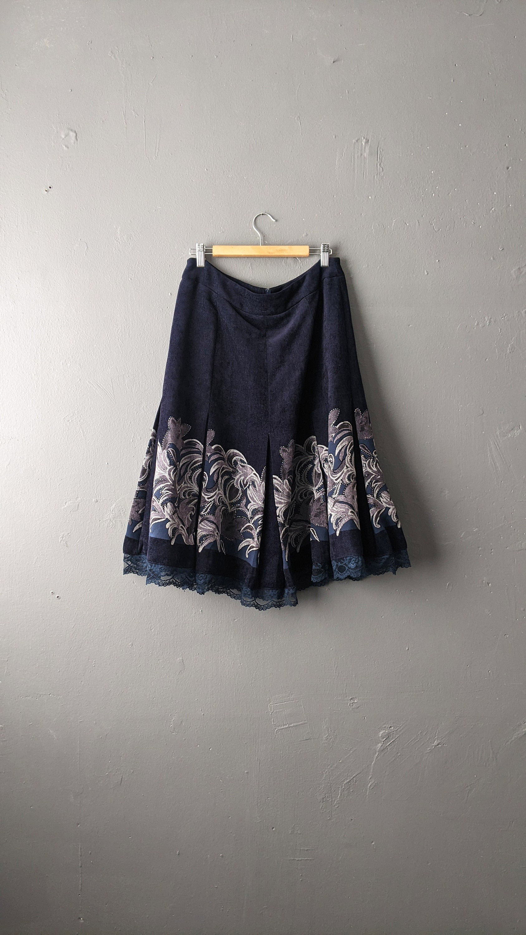 90Er Faux Wildleder Midi Rock, Boho Leafy Wildleder, Größe Medium von KultRemade