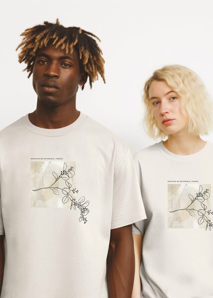 Kultgut Artdesign - Recyceltes Biobaumwollshirt in off white / Archive de Botanique von Kultgut