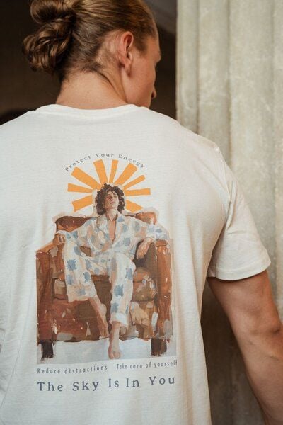 Kultgut Artdesign - Shirt aus recycelter Biobaumwolle /Protect Your Energy von Kultgut