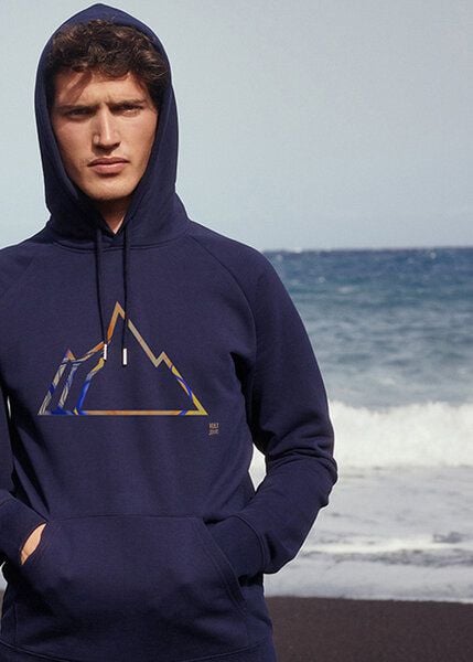 Kultgut Biofair - Hochwertiger Kapuzenpullover / Colorful Mountain von Kultgut
