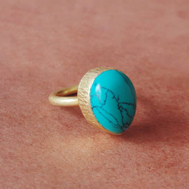 18K Gold Überzogener Birnen-Form-Türkis Dezember Birthstone Stapelbarer Ring Für Frauen von Kundangemsjewelry