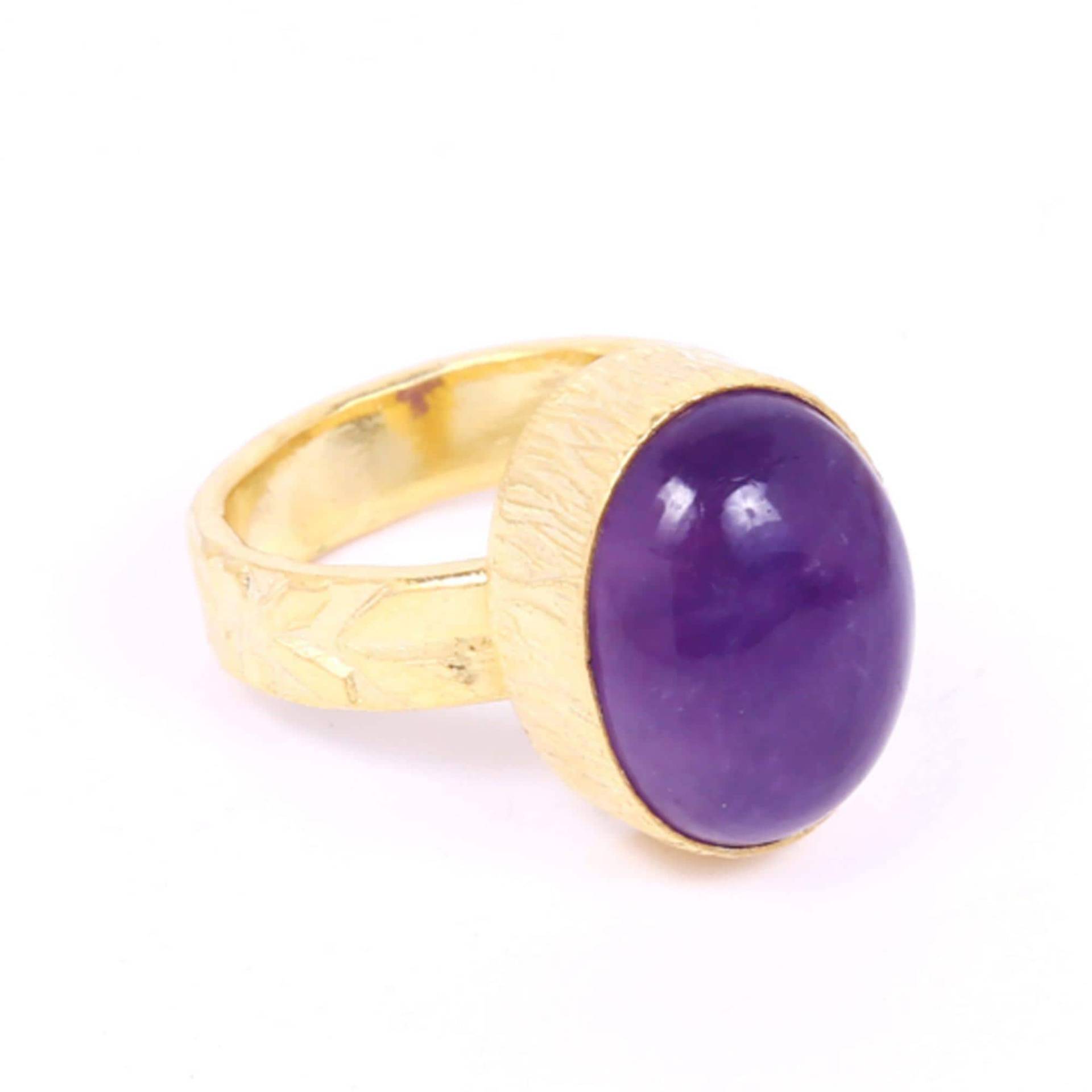 18K Vergoldetes Lila Amethyst Polierter Stein Ring von Kundangemsjewelry