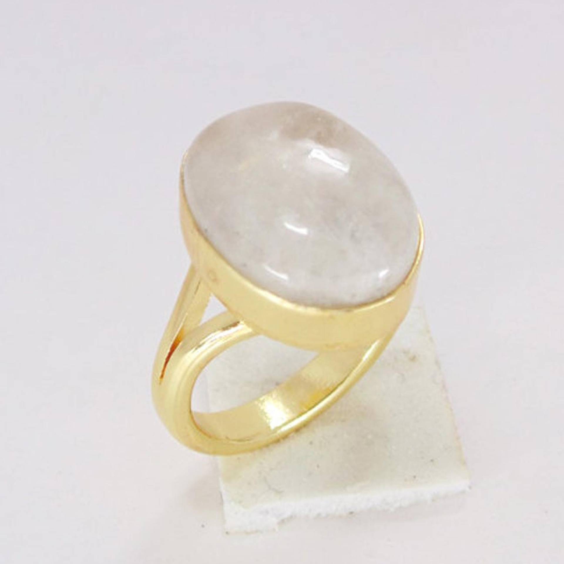 Handgemachte Natürliche Regenbogen Mondstein Juni Birthstone Statement Ring 18K Vergoldet von Kundangemsjewelry